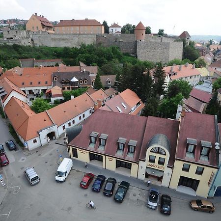 Hotel Minaret&Etterem Эгер Экстерьер фото